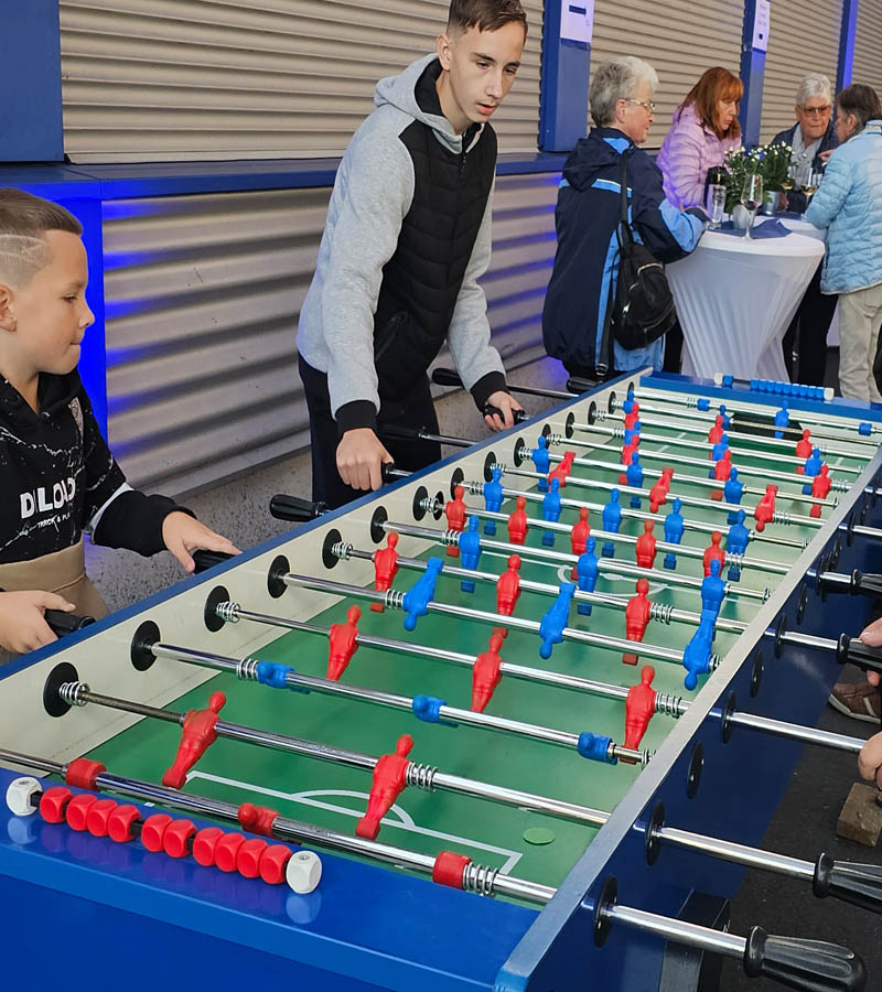 Fussball 8 Personen Kicker 